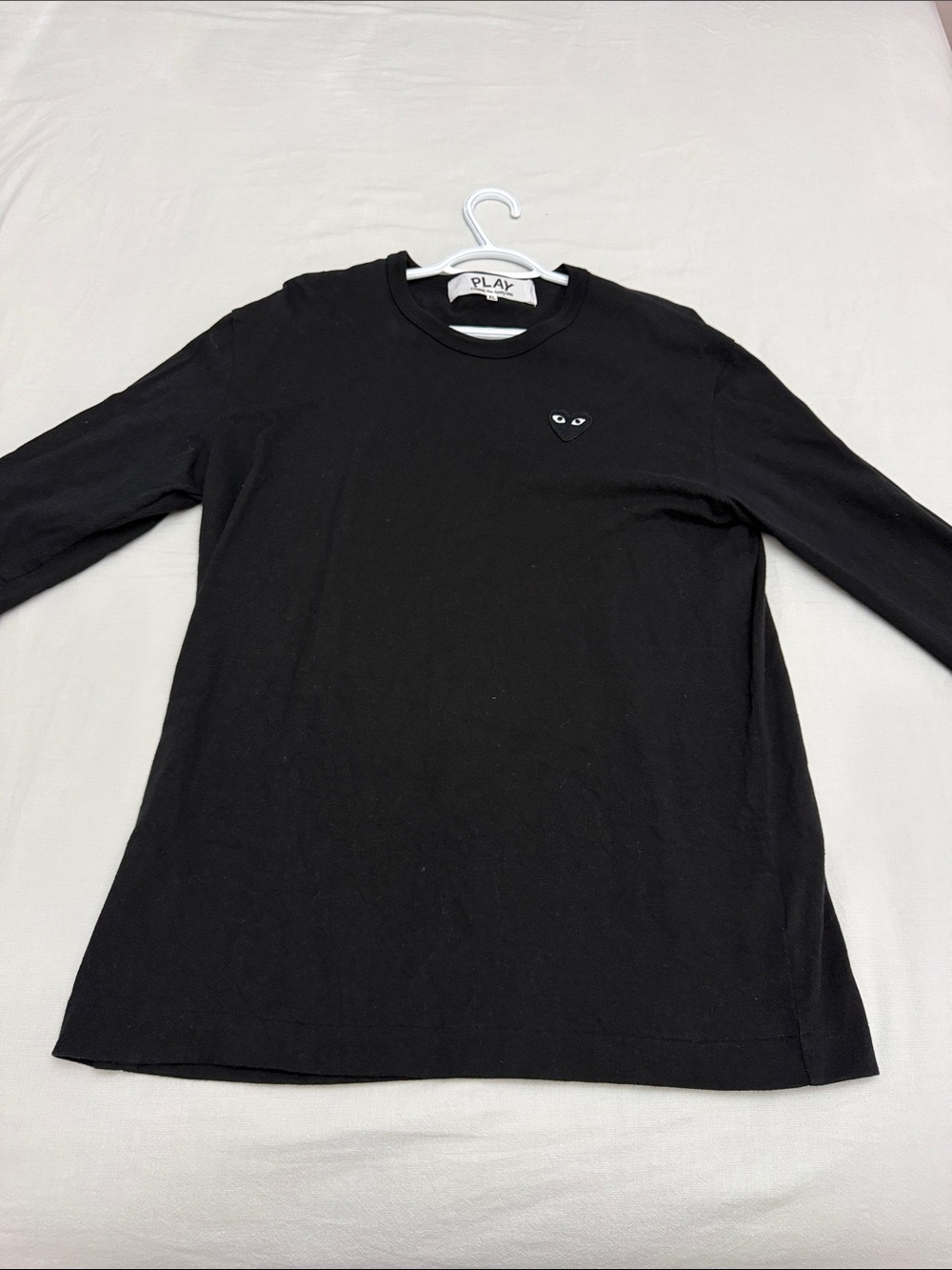 COMME des GARÇONS PLAY
Black Heart Long Sleeve T-Shirt